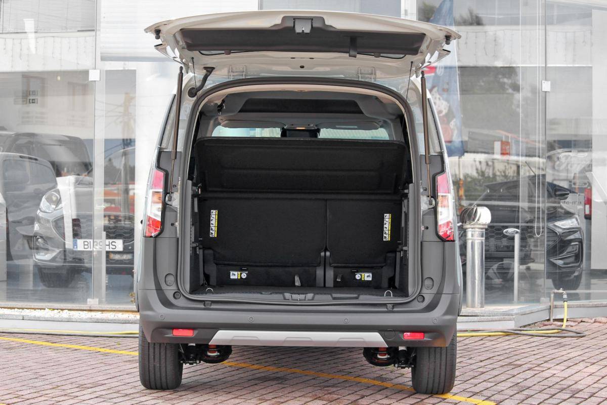 ford-tourneo-courier-2024-gasolina-998cc