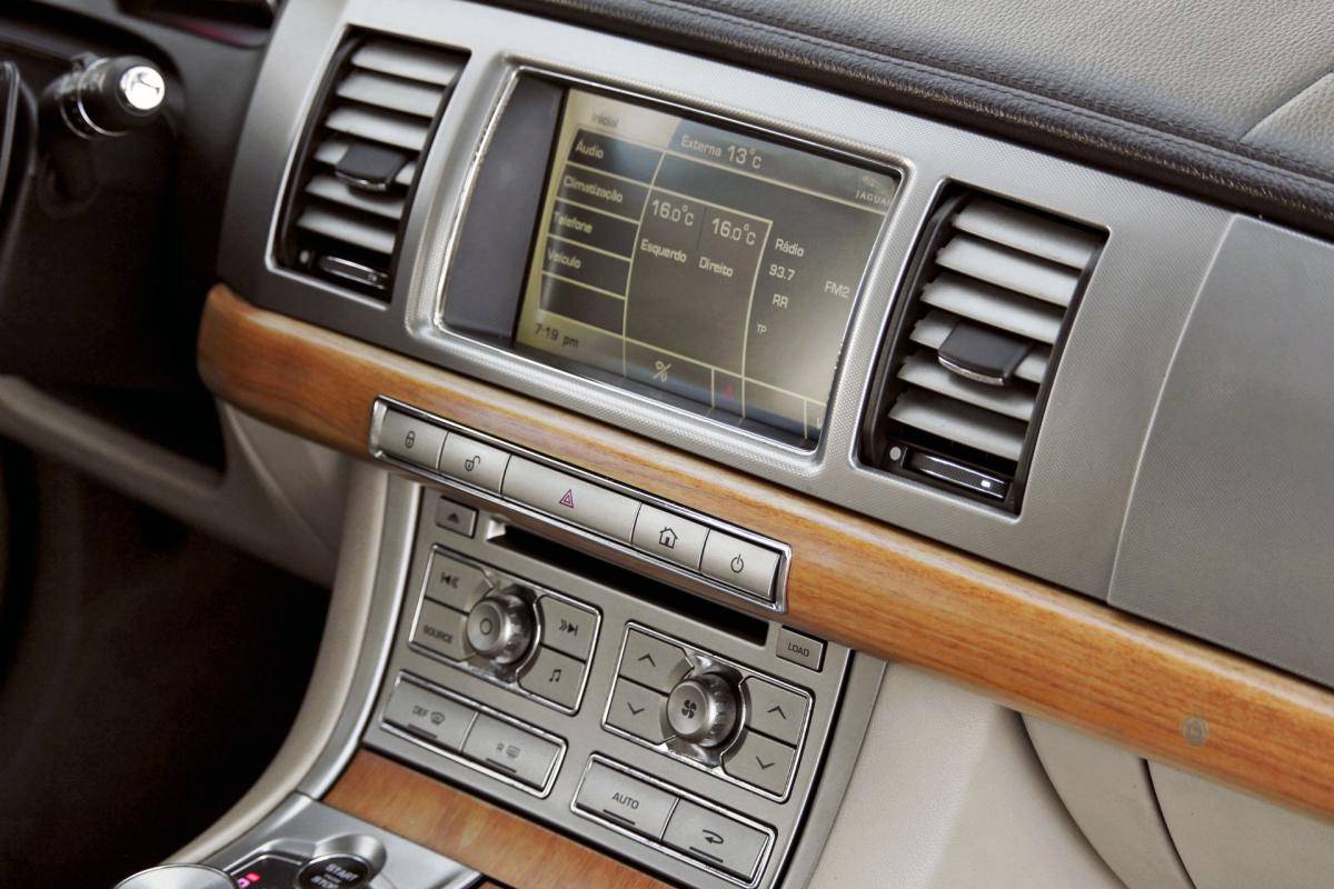 jaguar-xf-2009-diesel-2993cc