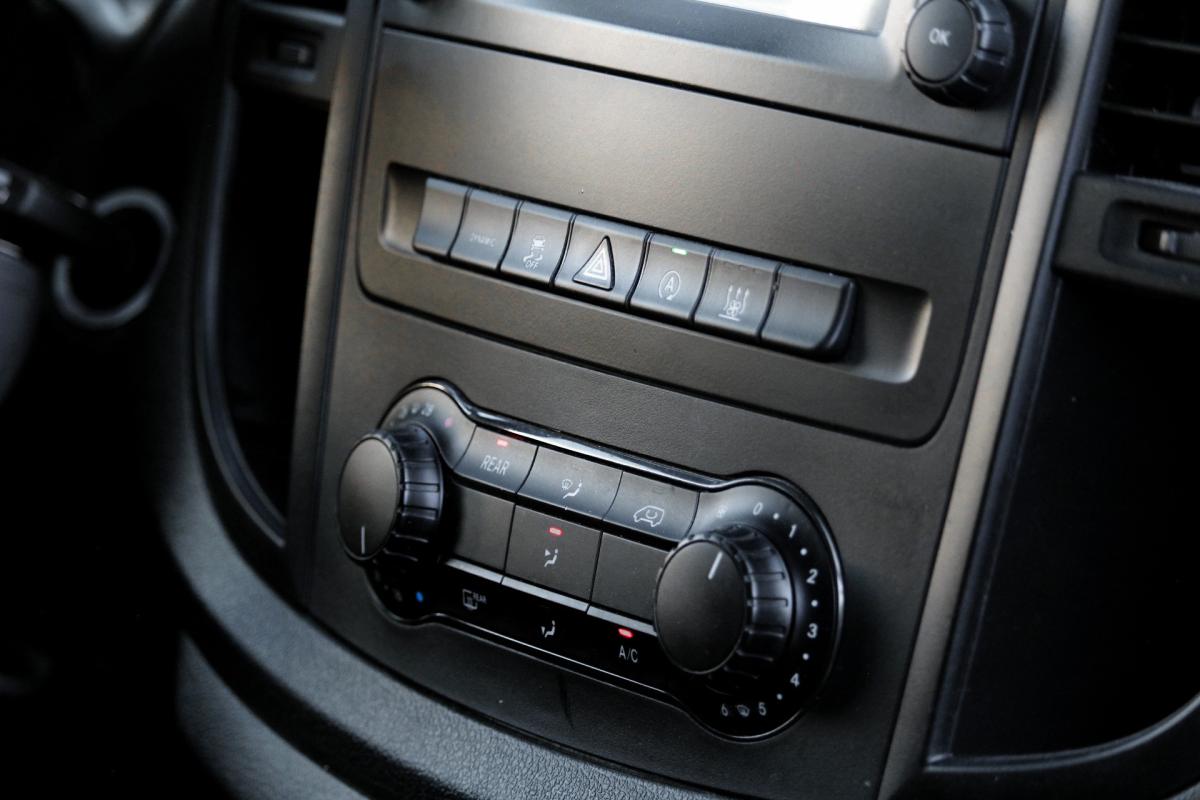 mercedes-benz-vito-2022-diesel-1950cc