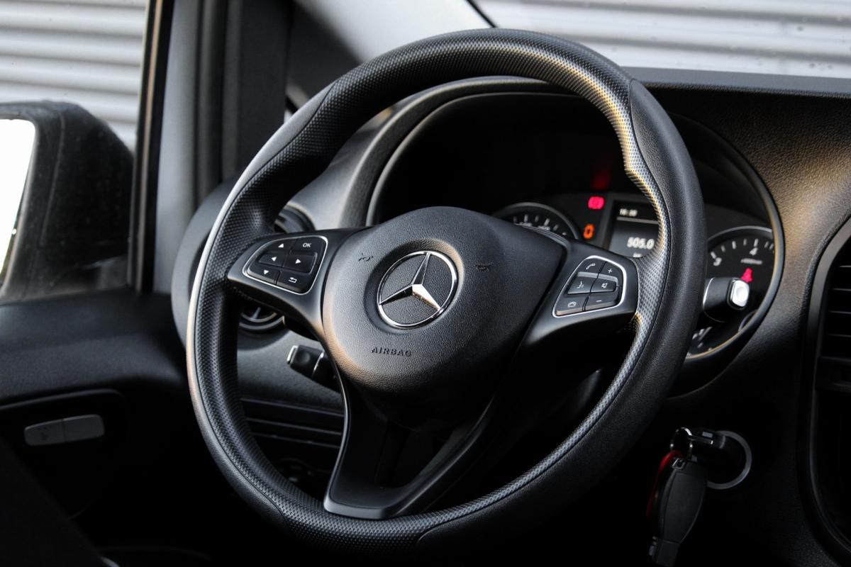 mercedes-benz-vito-2022-diesel-1950cc