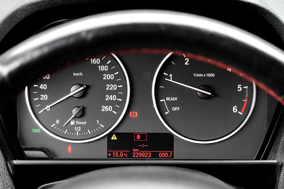 bmw-serie-1-2012-diesel-1995cc