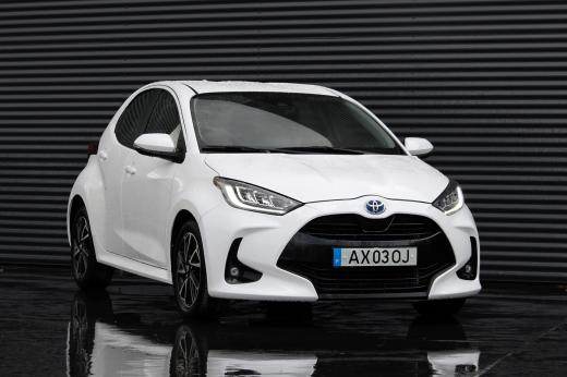 toyota-yaris-2022-hibrido-a-gasolina-1490cc