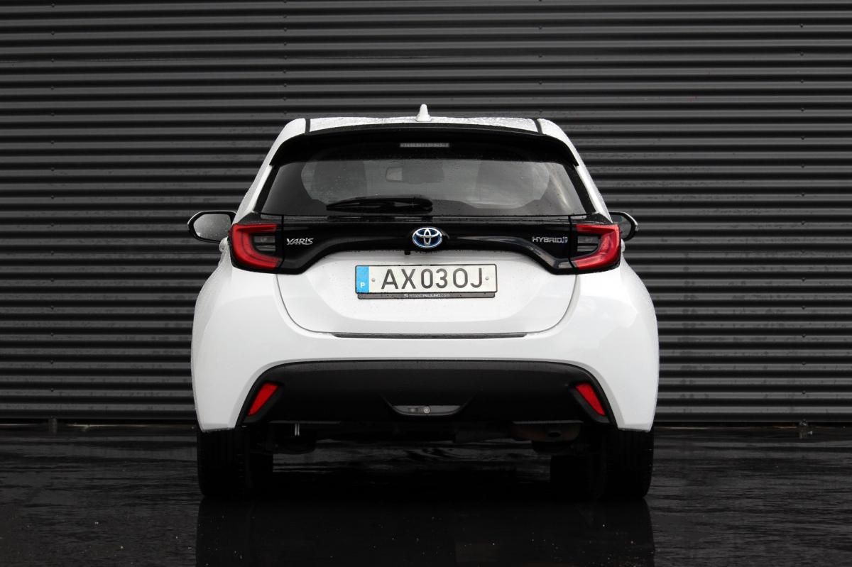 toyota-yaris-2022-hibrido-a-gasolina-1490cc