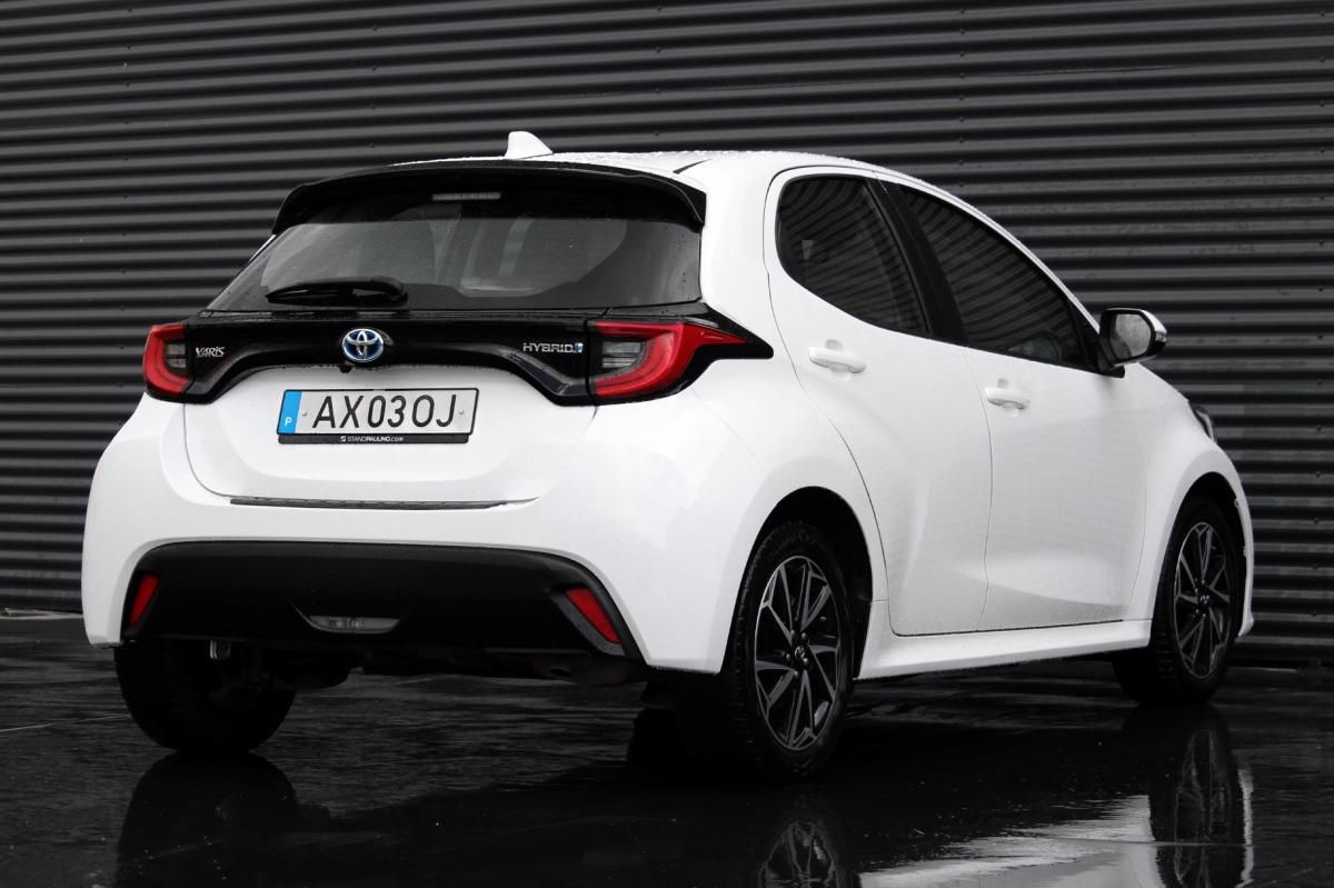 toyota-yaris-2022-hibrido-a-gasolina-1490cc