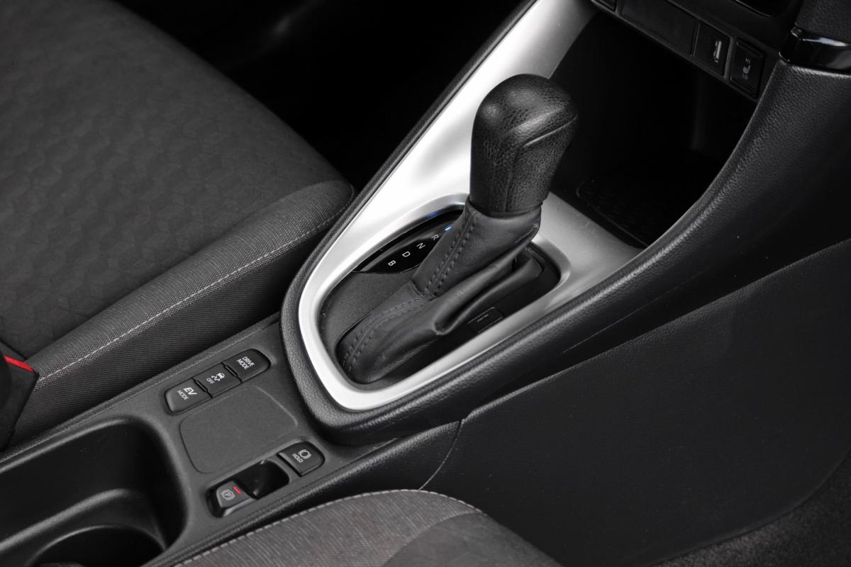 toyota-yaris-2022-hibrido-a-gasolina-1490cc