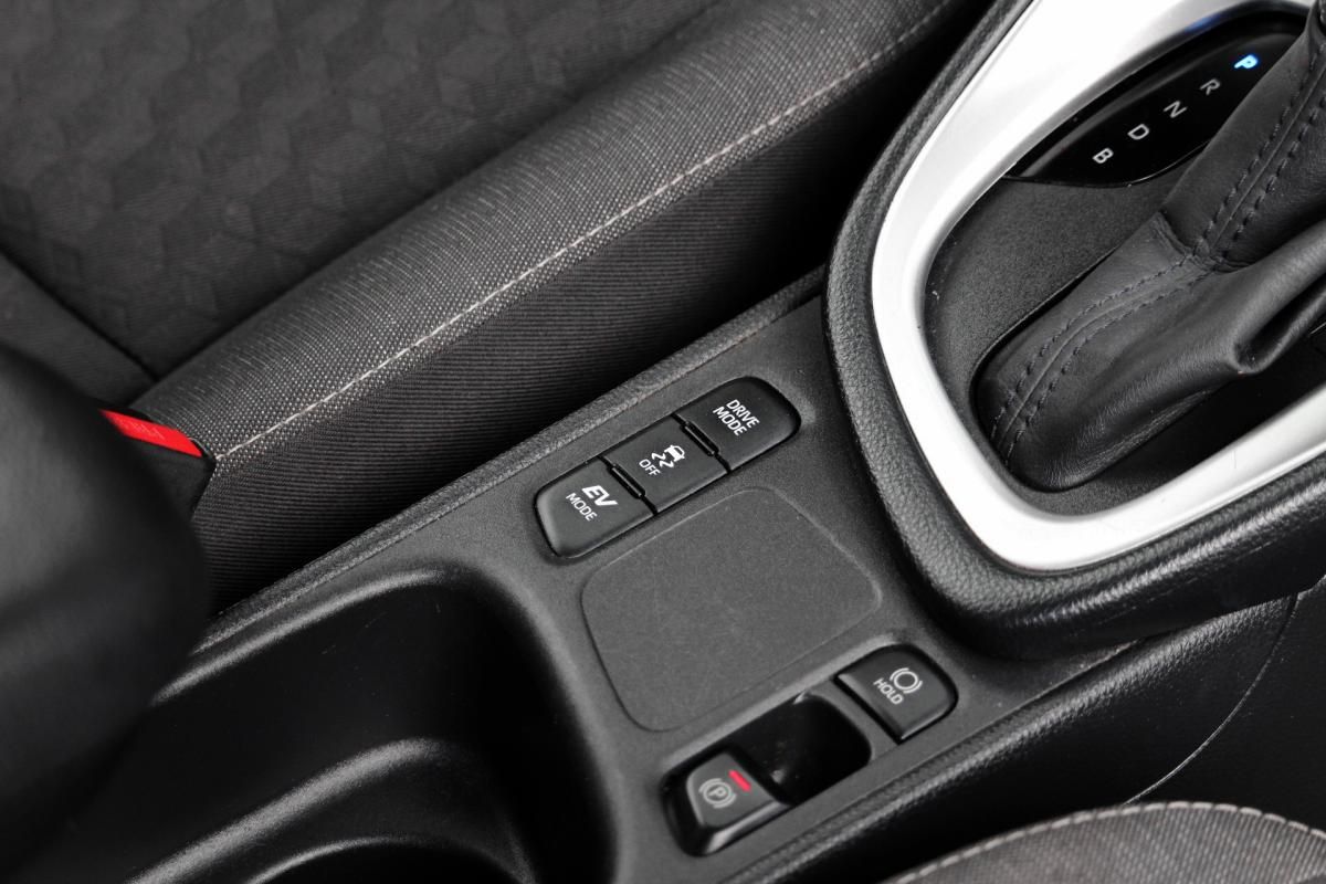 toyota-yaris-2022-hibrido-a-gasolina-1490cc