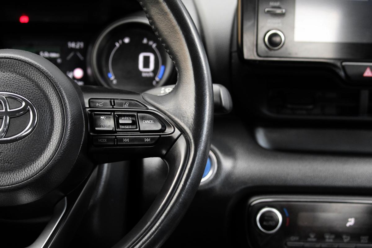 toyota-yaris-2022-hibrido-a-gasolina-1490cc
