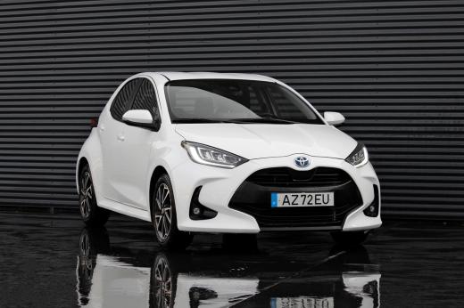 toyota-yaris-2022-hibrido-a-gasolina-1490cc