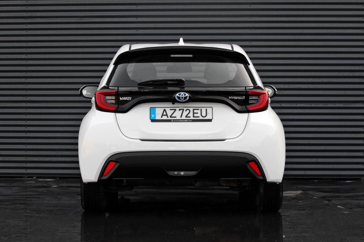 toyota-yaris-2022-hibrido-a-gasolina-1490cc