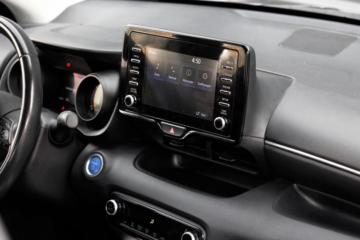 toyota-yaris-2022-hibrido-a-gasolina-1490cc