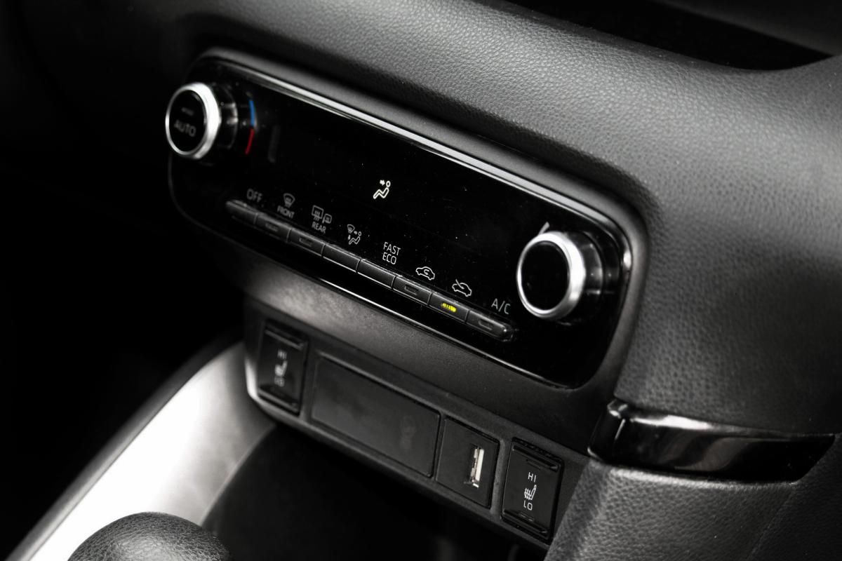 toyota-yaris-2022-hibrido-a-gasolina-1490cc