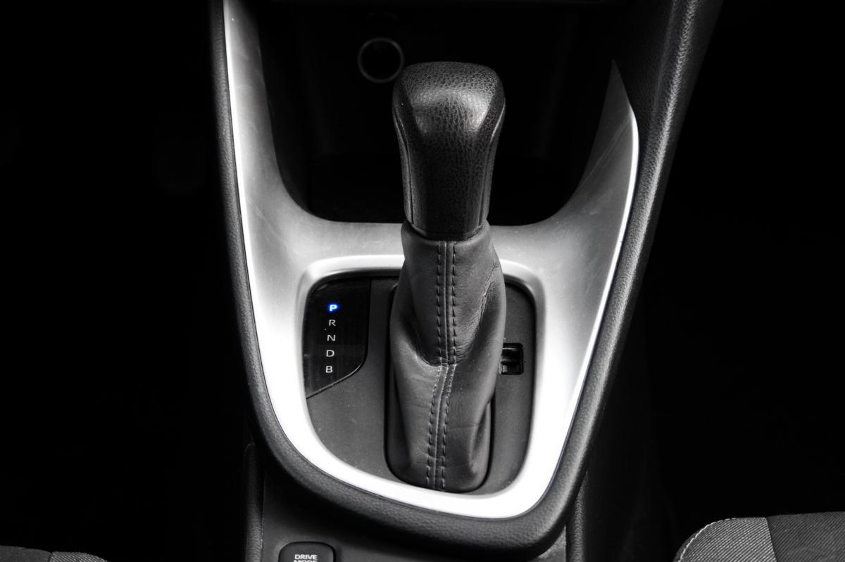 toyota-yaris-2022-hibrido-a-gasolina-1490cc
