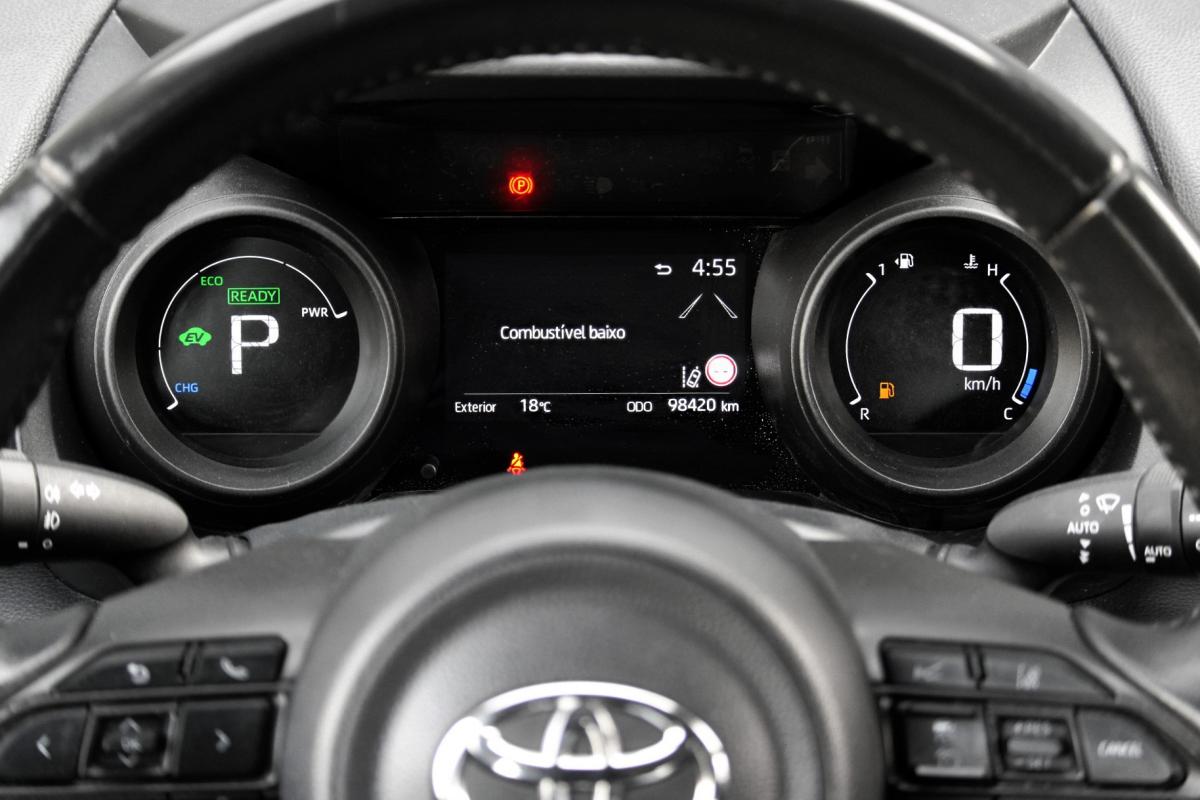 toyota-yaris-2022-hibrido-a-gasolina-1490cc