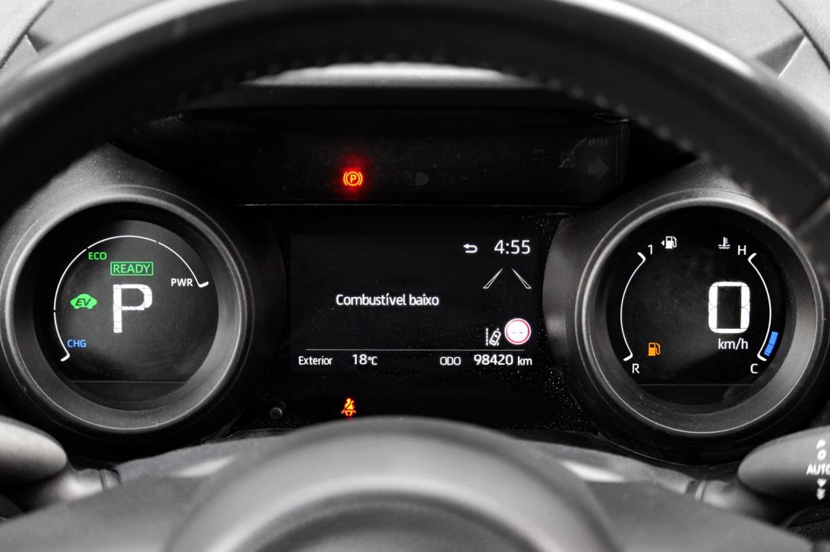 toyota-yaris-2022-hibrido-a-gasolina-1490cc