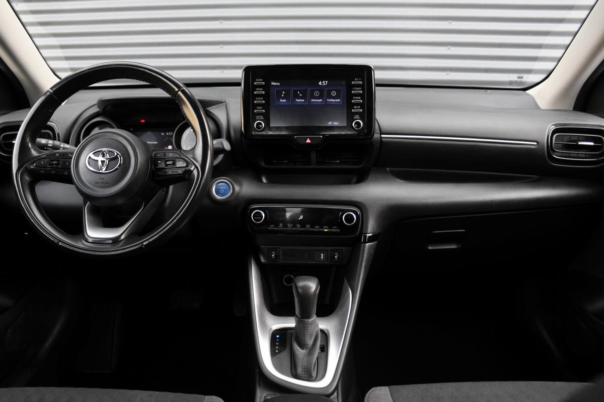toyota-yaris-2022-hibrido-a-gasolina-1490cc