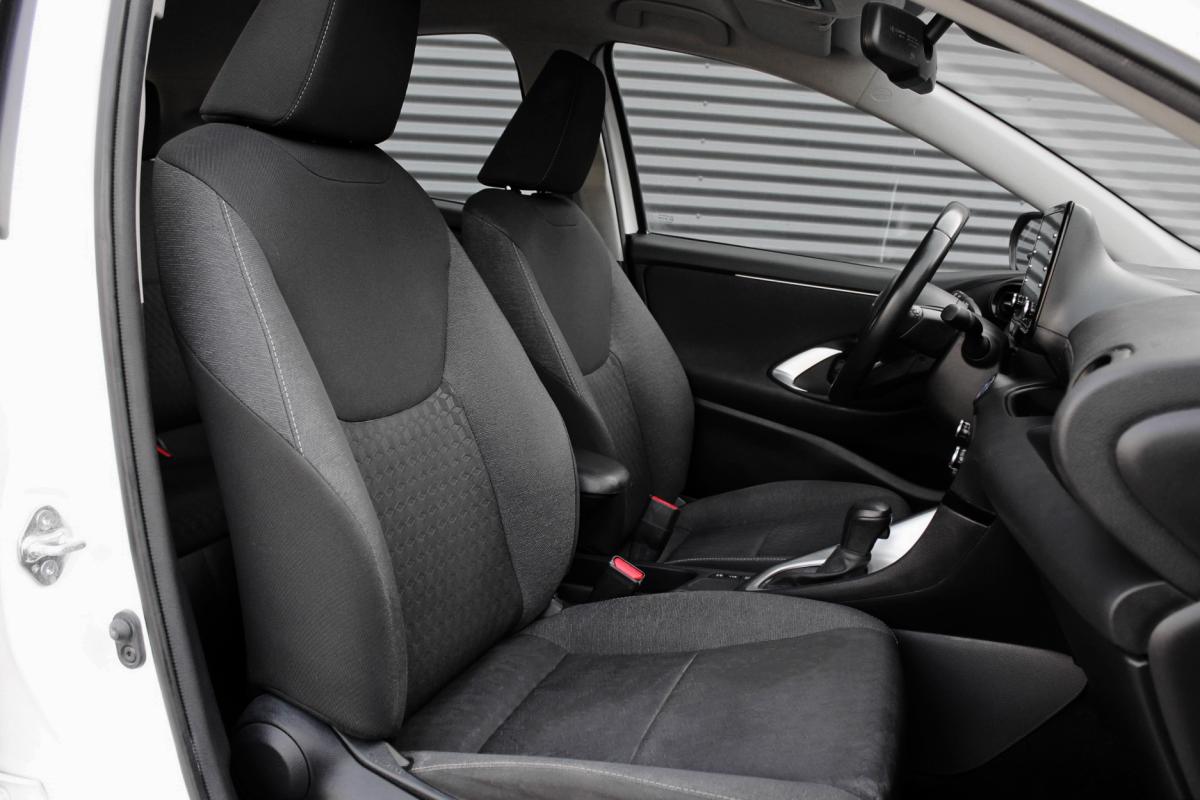 toyota-yaris-2022-hibrido-a-gasolina-1490cc