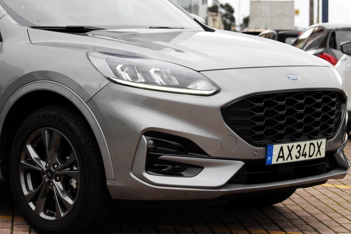 ford-kuga-2023-hibrido-a-gasolina-2500cc