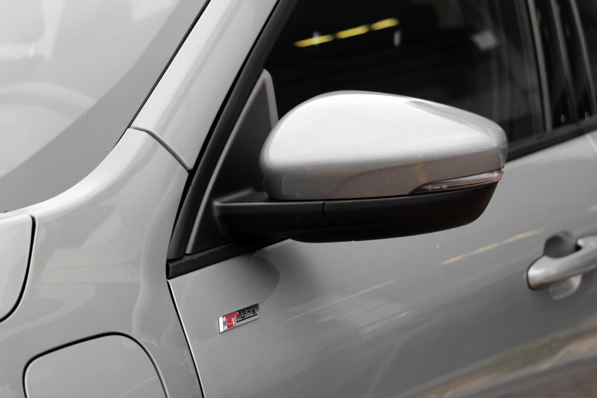 ford-kuga-2023-hibrido-a-gasolina-2500cc