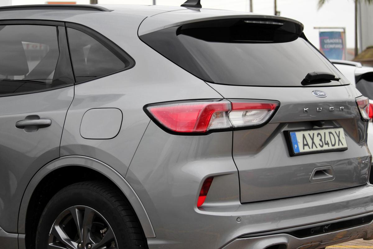 ford-kuga-2023-hibrido-a-gasolina-2500cc
