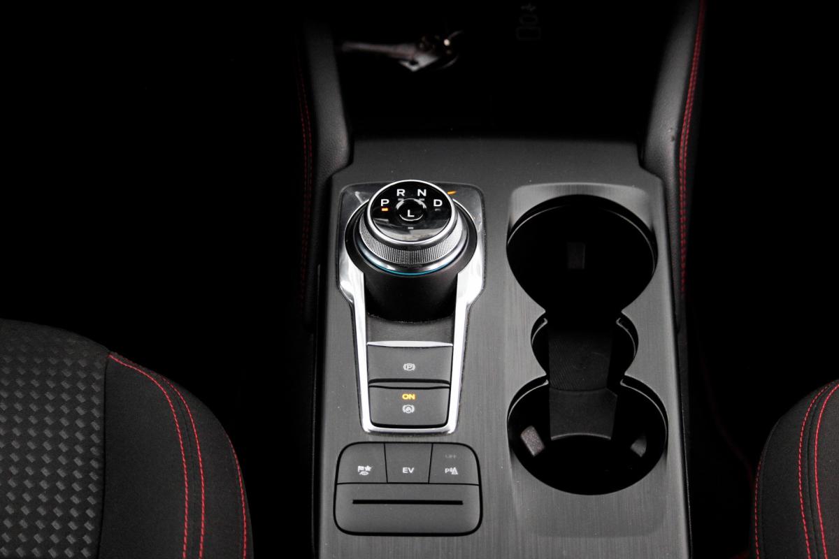 ford-kuga-2023-hibrido-a-gasolina-2500cc