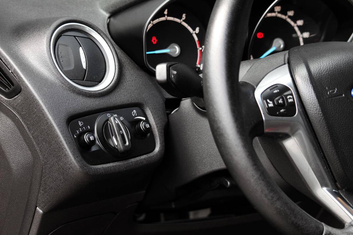 ford-fiesta-2015-gasolina-998cc
