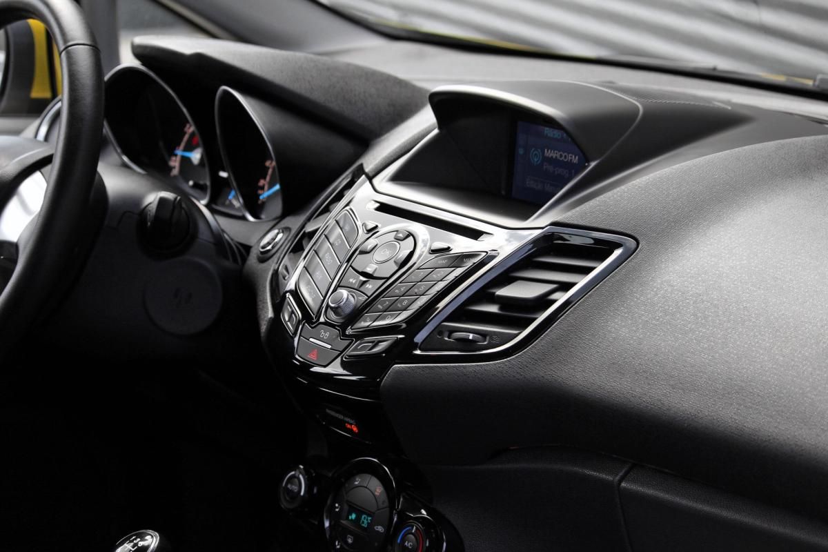 ford-fiesta-2015-gasolina-998cc