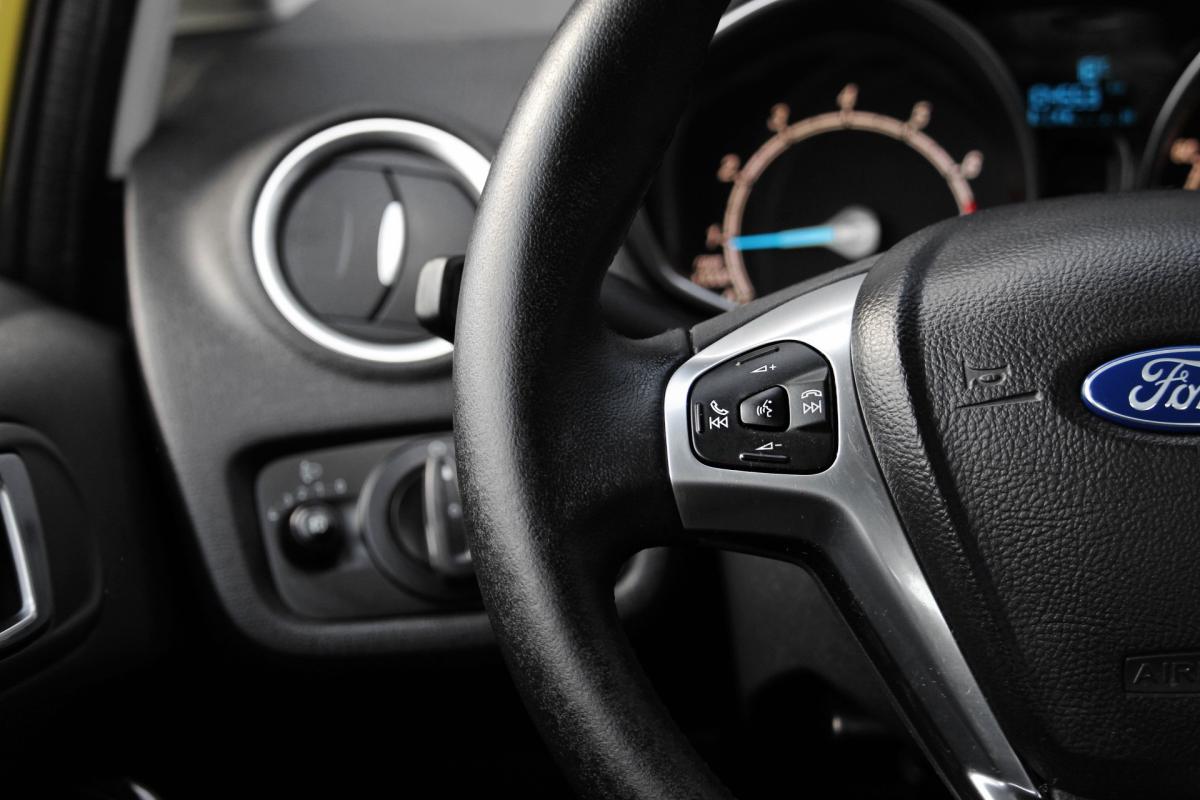 ford-fiesta-2015-gasolina-998cc