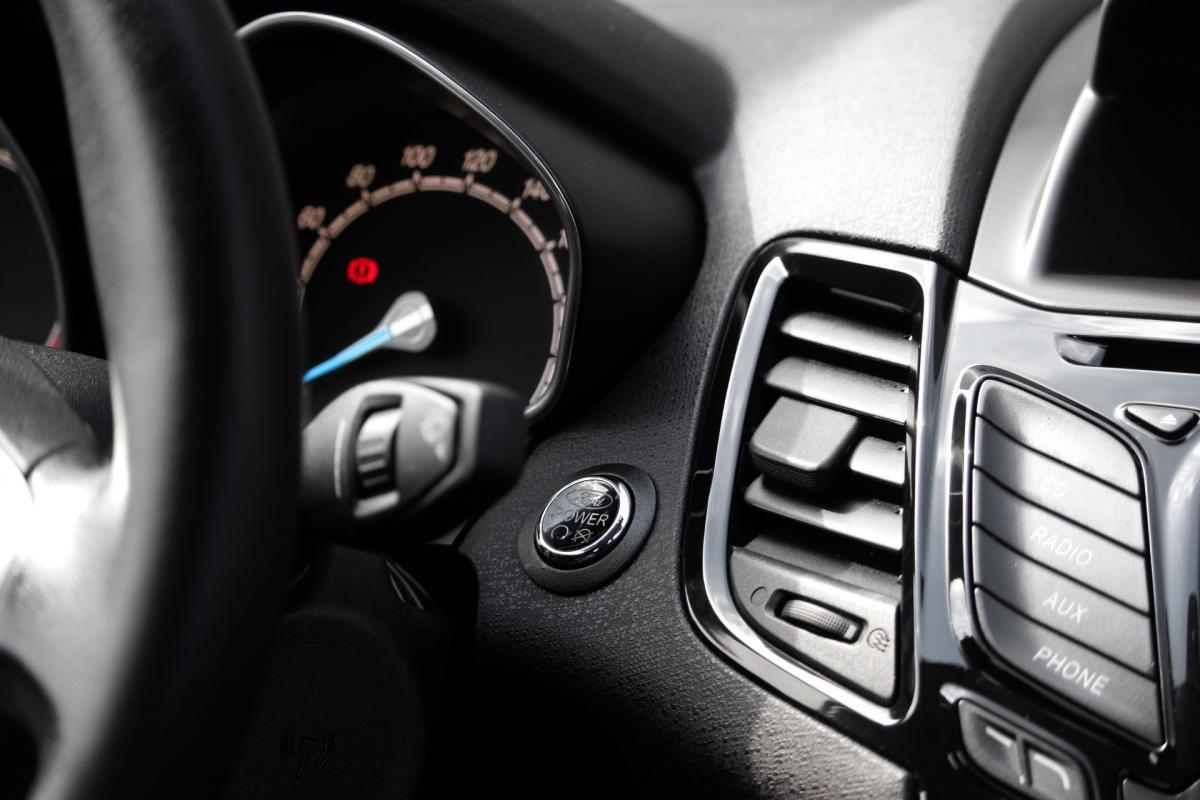 ford-fiesta-2015-gasolina-998cc