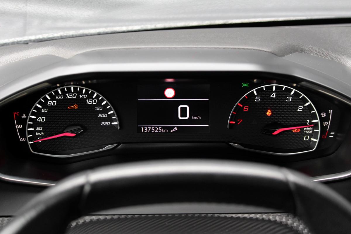 peugeot-208-2022-diesel-1499cc