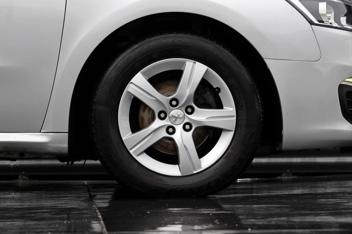 peugeot-508-sw-2015-diesel-1560cc