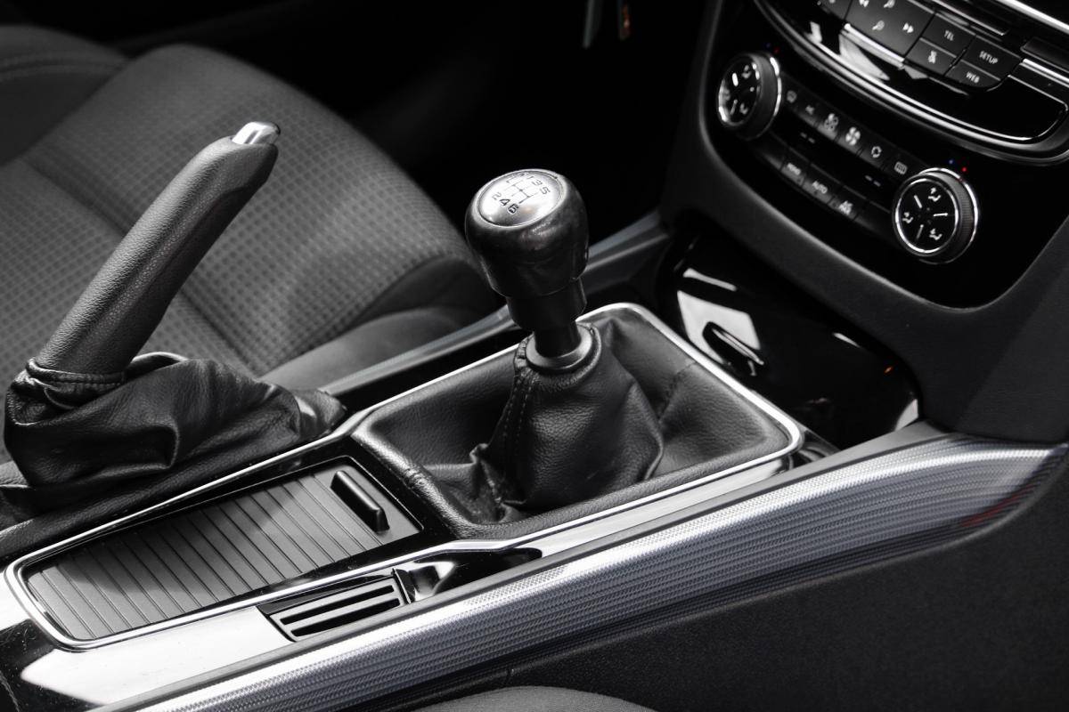 peugeot-508-sw-2015-diesel-1560cc