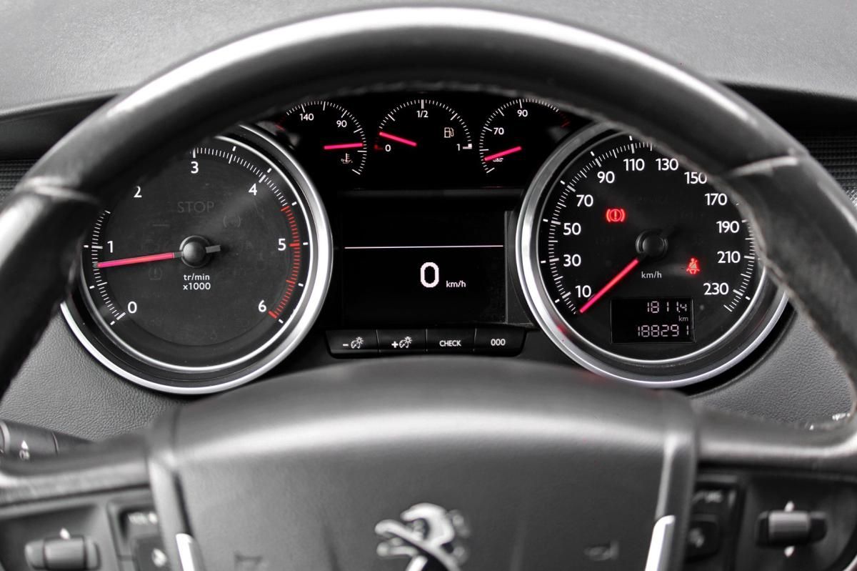 peugeot-508-sw-2015-diesel-1560cc