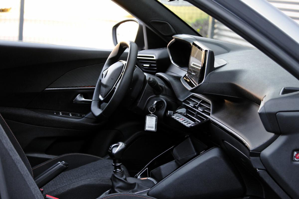 peugeot-2008-2025-gasolina-1199cc