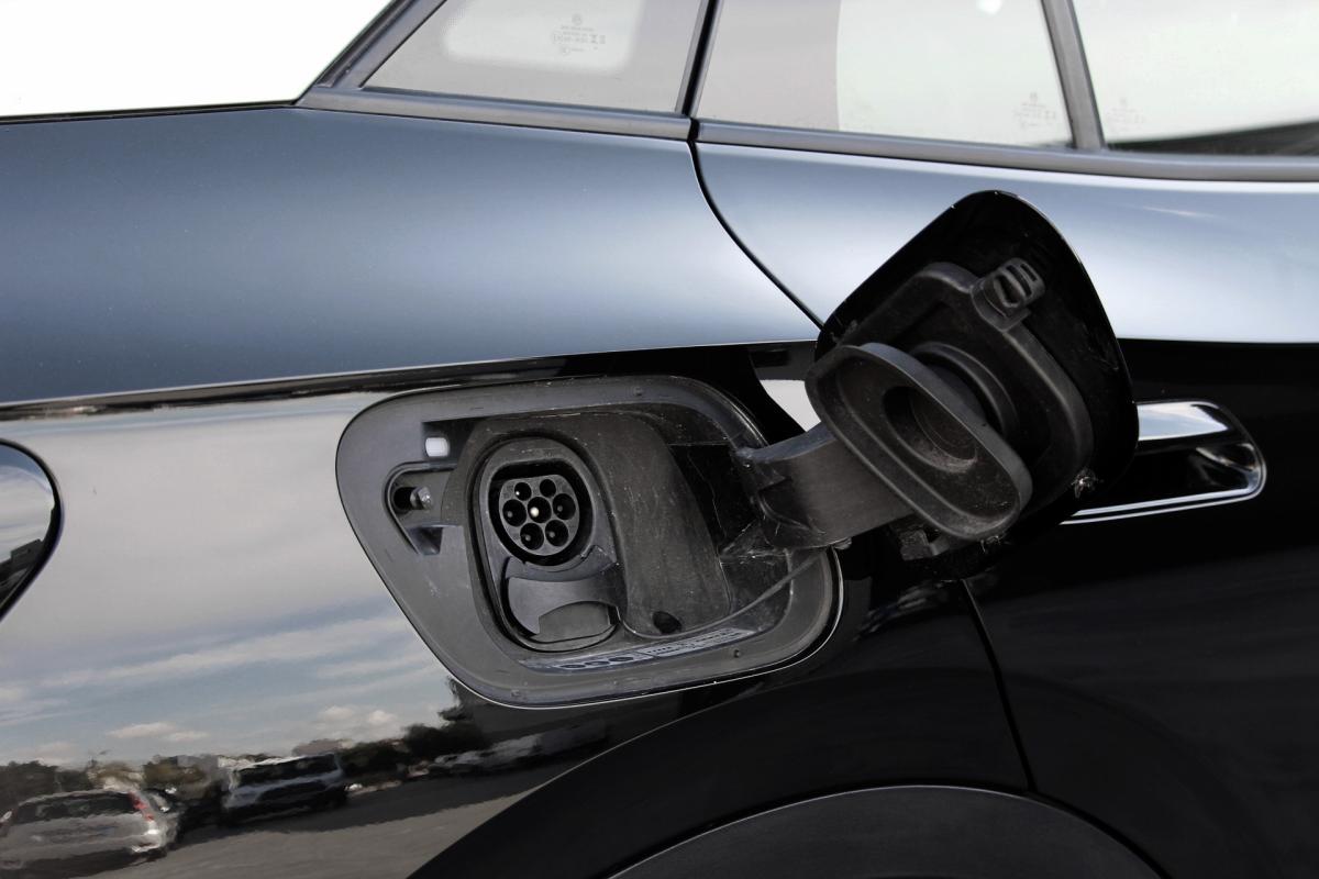 volkswagen-id-5-2023-eletrico-500cc