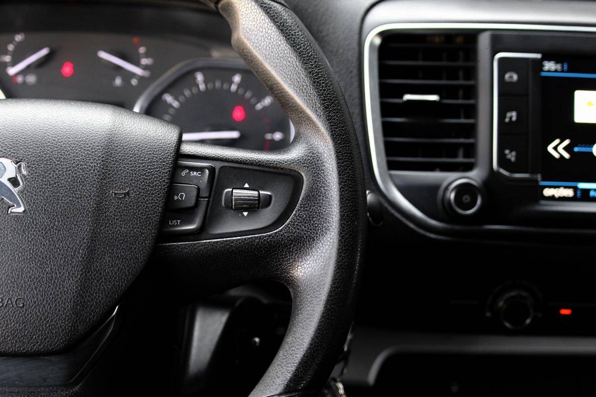 peugeot-traveller-2019-diesel-1499cc