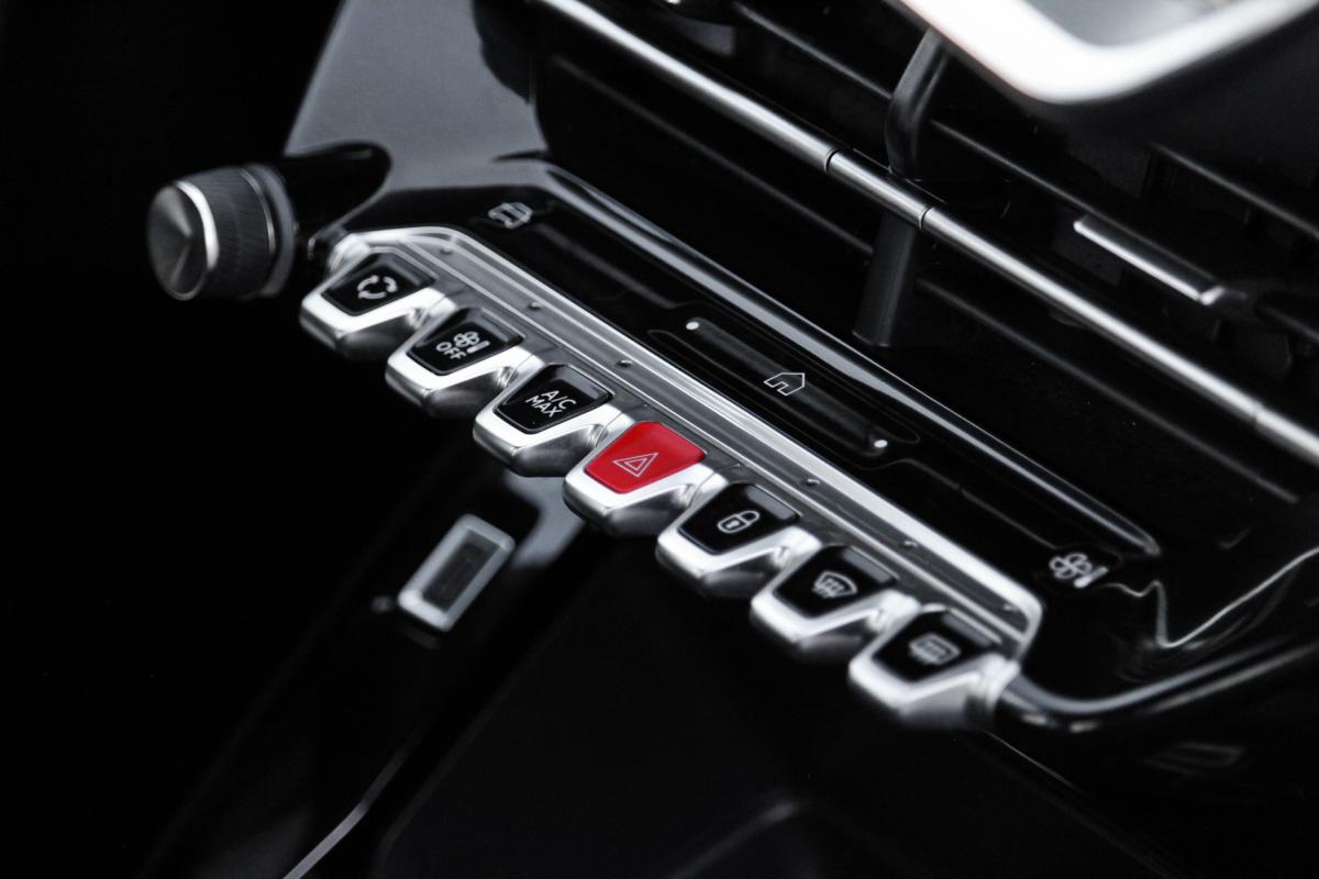 peugeot-208-2024-gasolina-1199cc