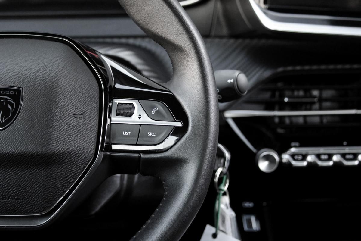 peugeot-208-2024-gasolina-1199cc