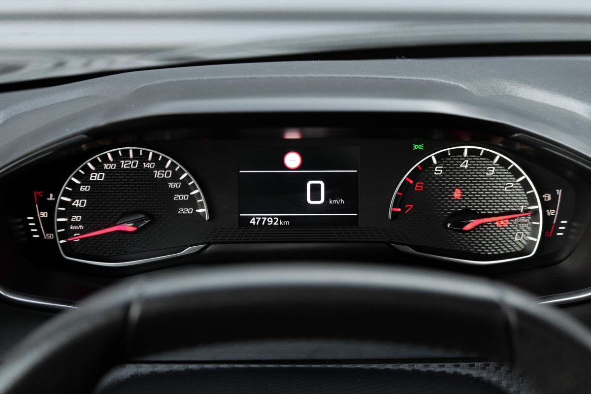 peugeot-208-2024-gasolina-1199cc