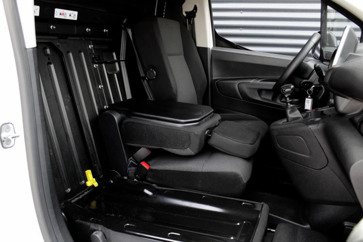 fiat-doblo-2023-diesel-1499cc