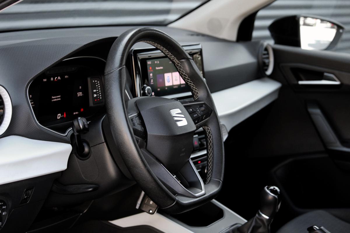 seat-arona-2023-gasolina-999cc