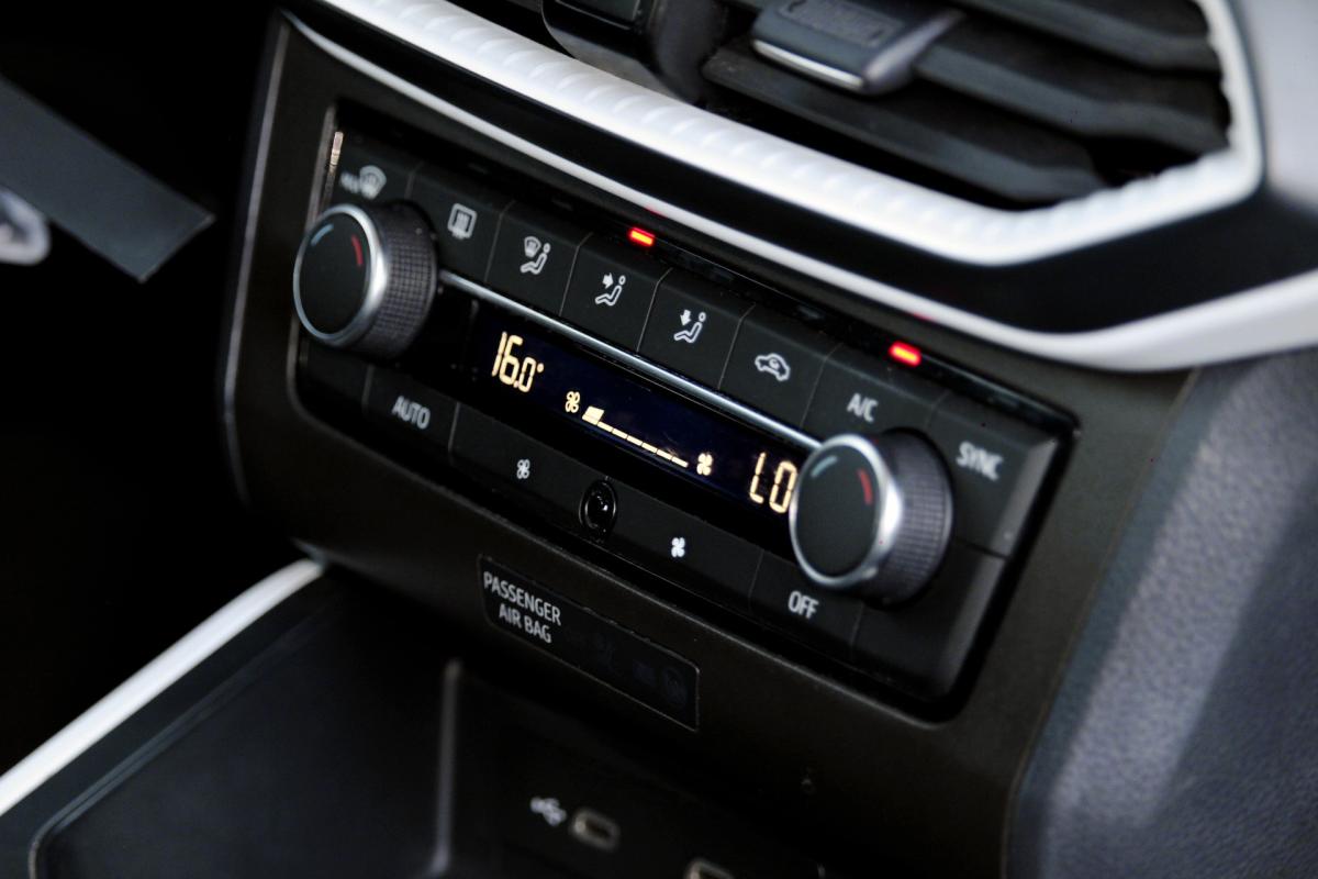 seat-arona-2023-gasolina-999cc