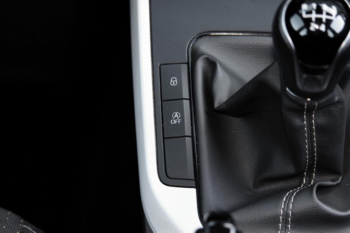 seat-arona-2023-gasolina-999cc