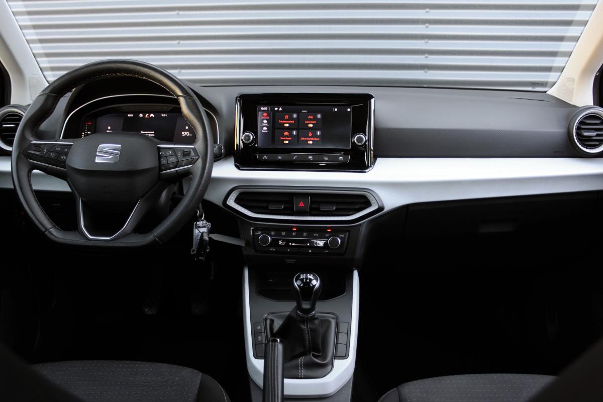 seat-arona-2023-gasolina-999cc