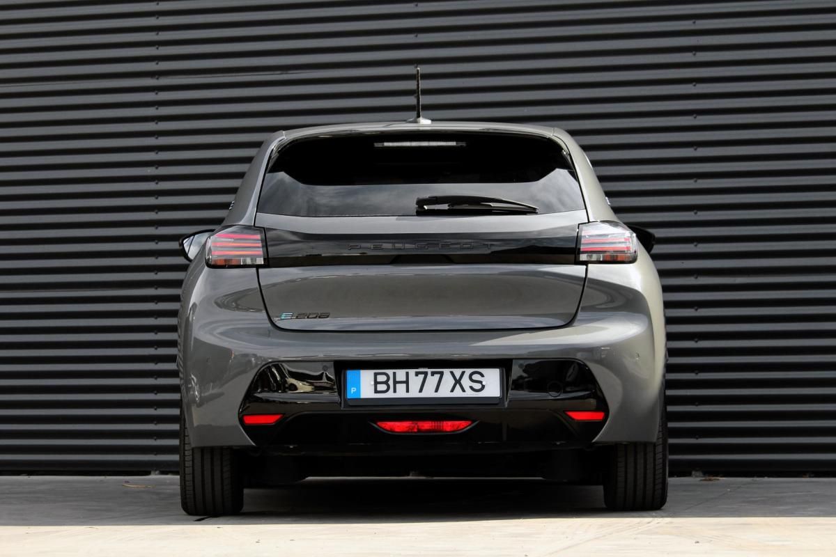 peugeot-208-2024-eletrico-0cc