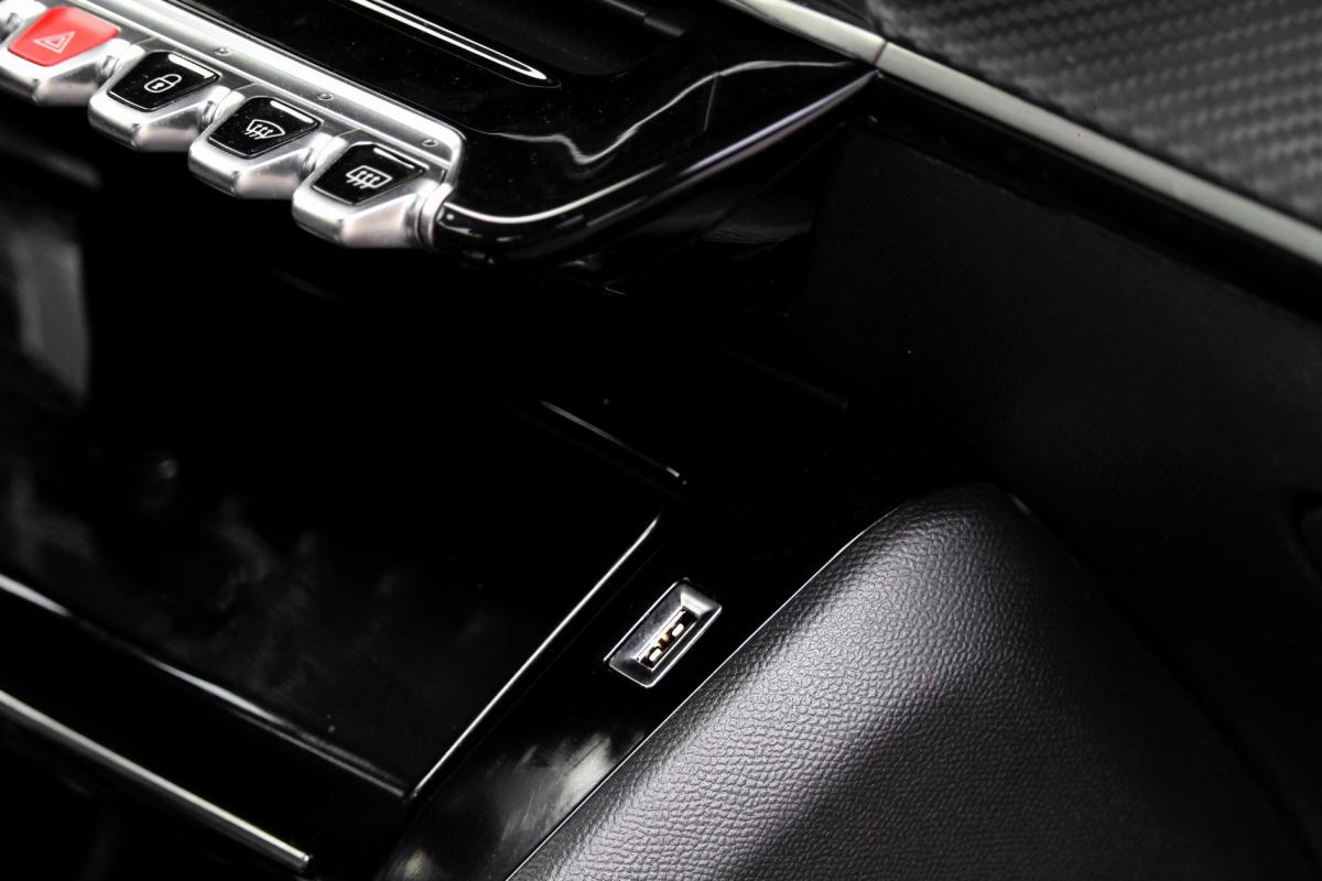 peugeot-208-2024-eletrico-0cc