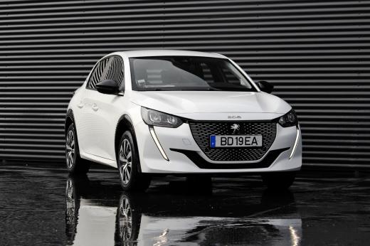 peugeot-208-2023-eletrico-500cc
