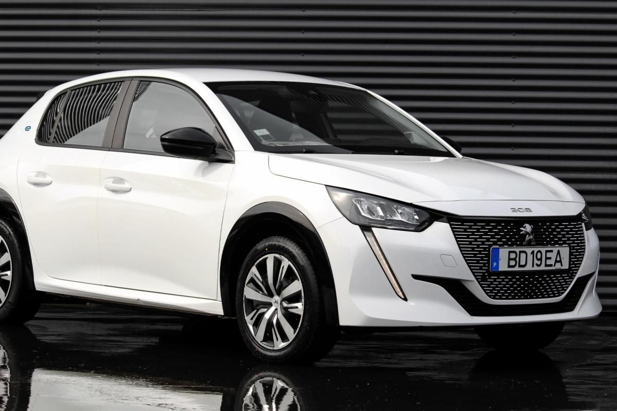 peugeot-208-2023-eletrico-500cc