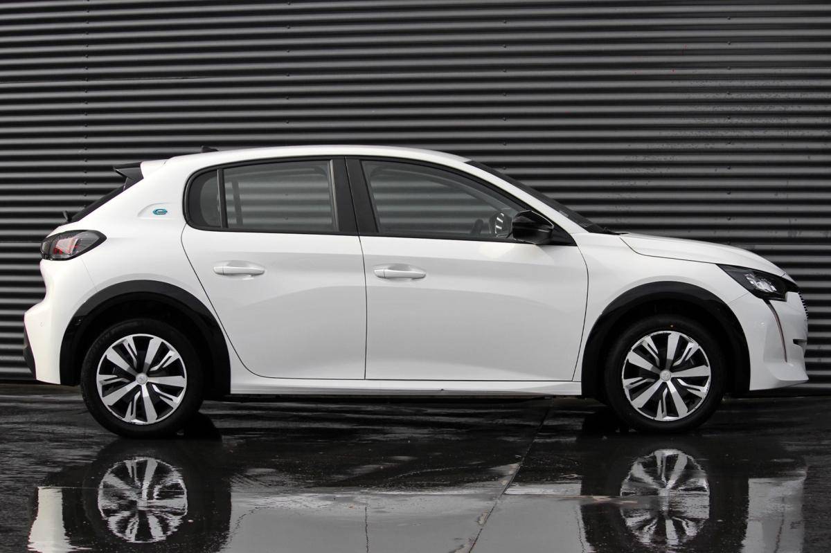 peugeot-208-2023-eletrico-500cc