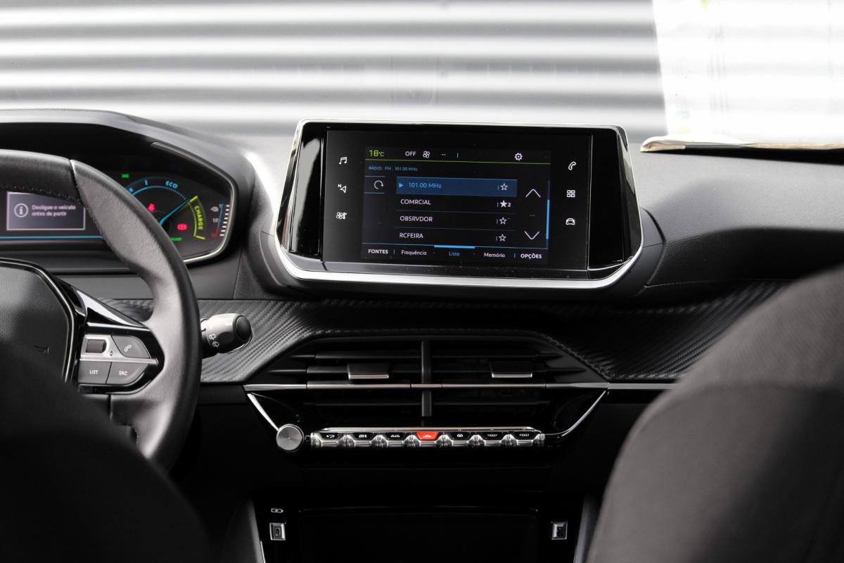 peugeot-208-2023-eletrico-500cc