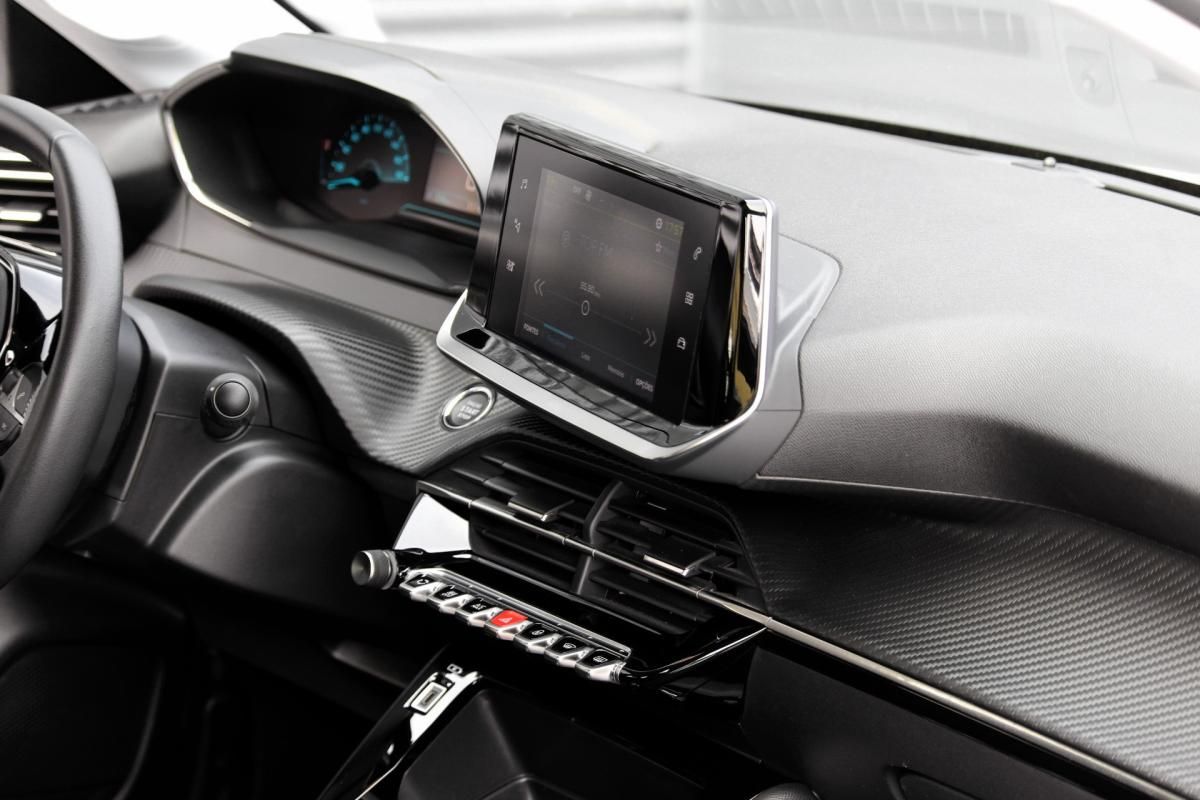 peugeot-208-2023-eletrico-500cc